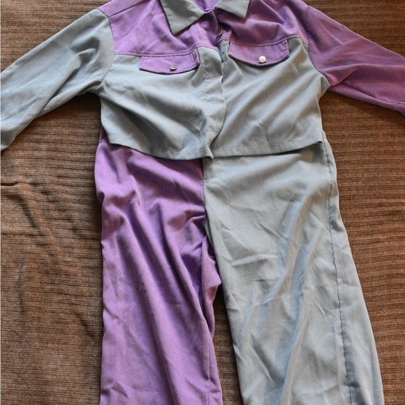 Unknown Pants - Stylish Two-Tone Women's 2 Piece Set